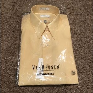 ♦️SALE♦️NWT Van Huesen wrinkle free 16